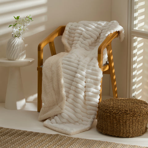 Karaca Stripe Sherpa Weiße Decke 130x150