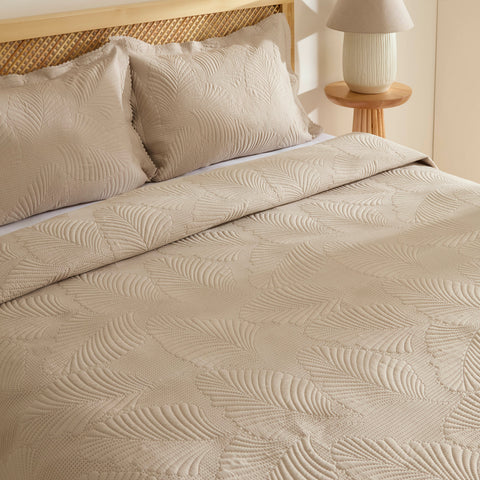 Leaf Bettüberwurf-Set Beige 230x240 Cm + 2 (50x70 Cm)