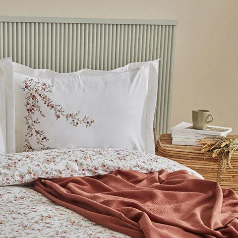 Karaca Mizu Bettwäsche-Set aus 100 % Baumwolle mit Tagesdecke, Doppelbett, Mehrfarbig