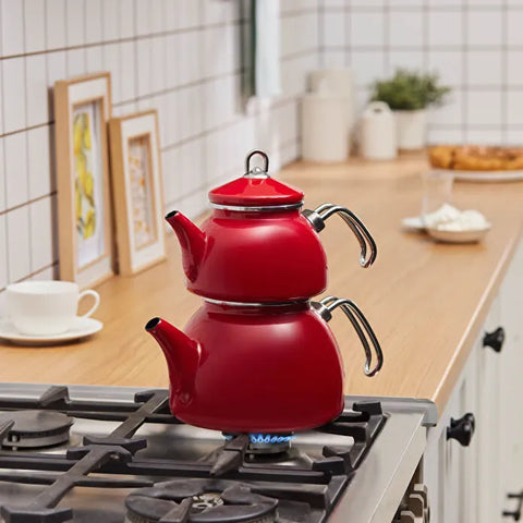 Karaca Loreto Emaille-Teekannen-Set – Rot