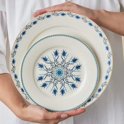 Karaca Forever Bone China Iznik 24-teiliges Tafelservice für 6 Personen, Mehrfarbig