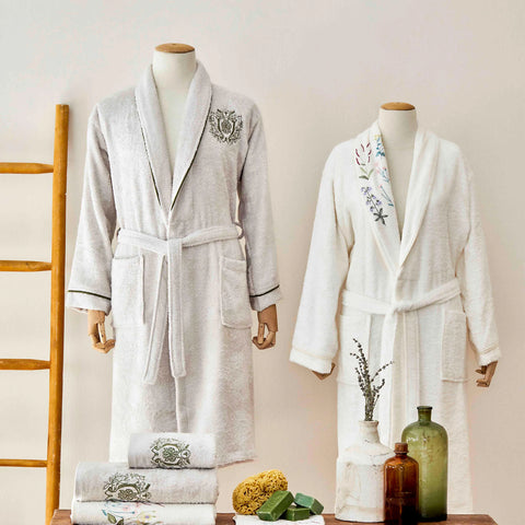 Karaca Home Minerva Offwhite- Bej Nakışlı Bambu Aile Bornoz Seti
 